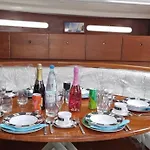 Sailing Edisa Rhodes Adventures Hotel en barco *