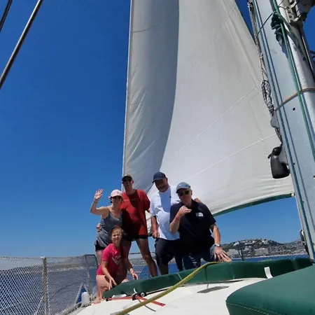 Sailing Edisa Rhodes Adventures Úszó hotel *