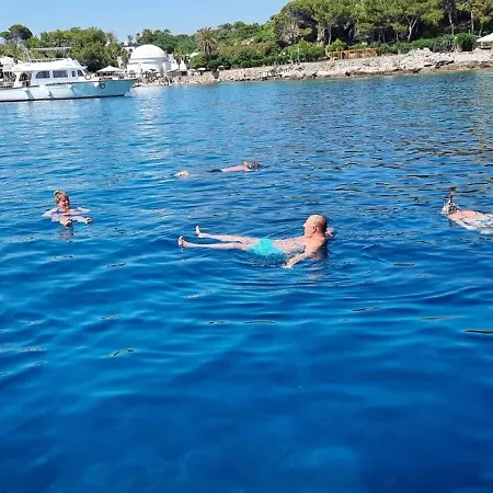 Sailing Edisa Rhodes Adventures Úszó hotel Rhodes City