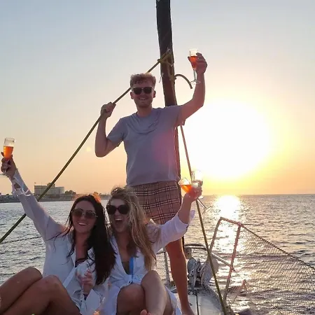 Sailing Edisa Rhodes Adventures Úszó hotel Rhodes City