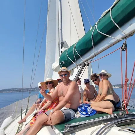 Sailing Edisa Rhodes Adventures Úszó hotel *