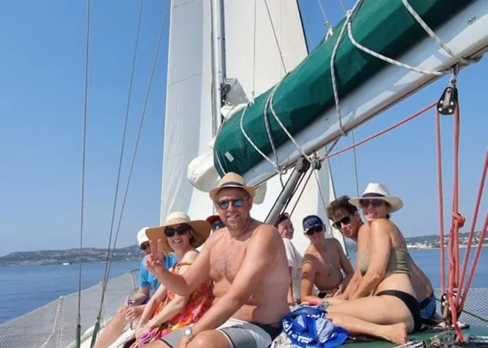 Sailing Edisa Rhodes Adventures Úszó hotel *