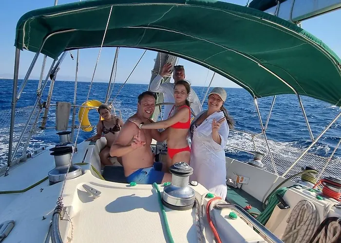 Sailing Edisa Rhodes Adventures Úszó hotel *