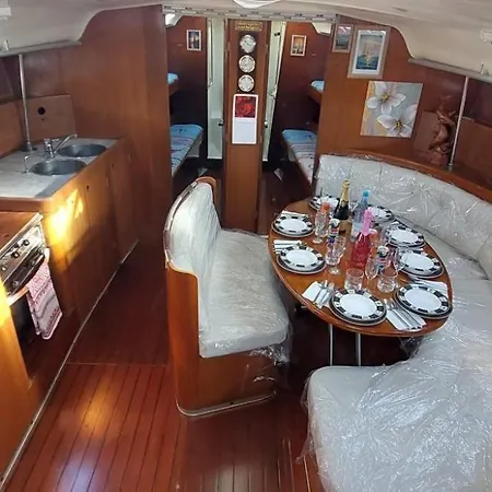 Ботель Sailing Edisa Rhodes Adventures